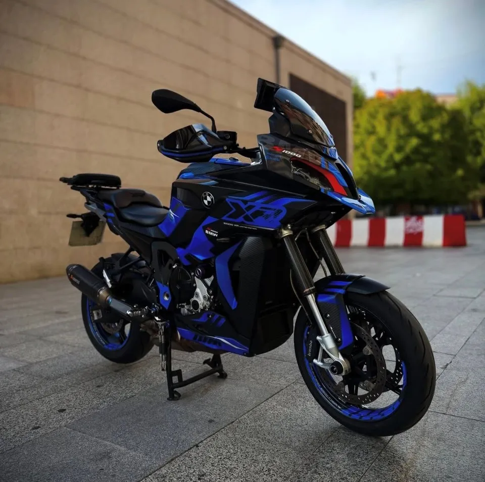 S 1000 XR azul perfil