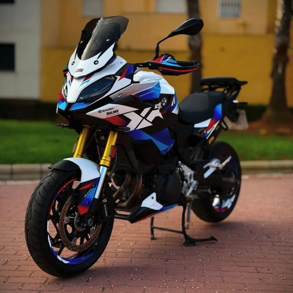 Vinilado de BMW F900 XR colores factory